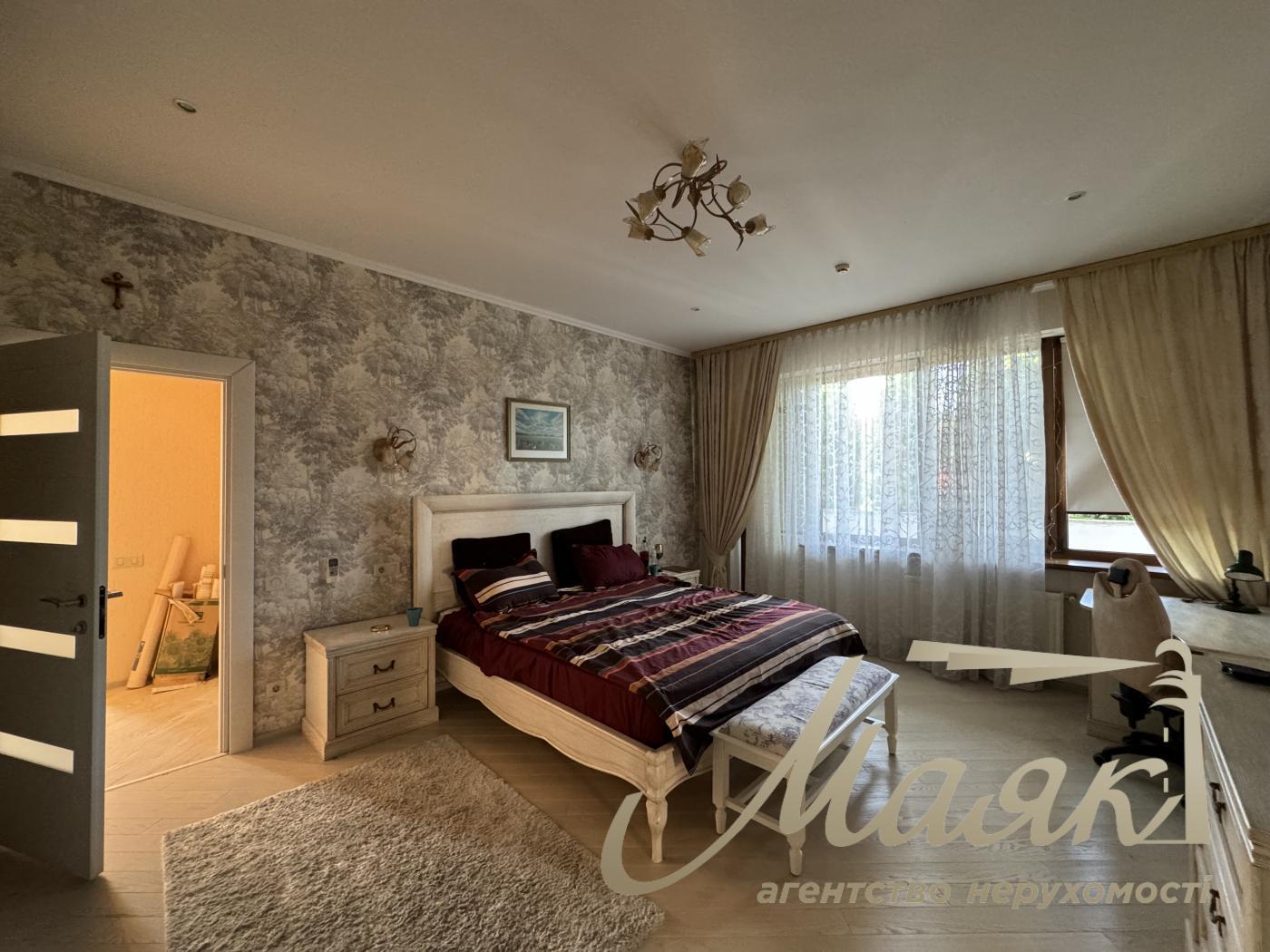 Rent 2-storey house 220m2 in. Ivankovici/Kruglyk, KG "Maetok"