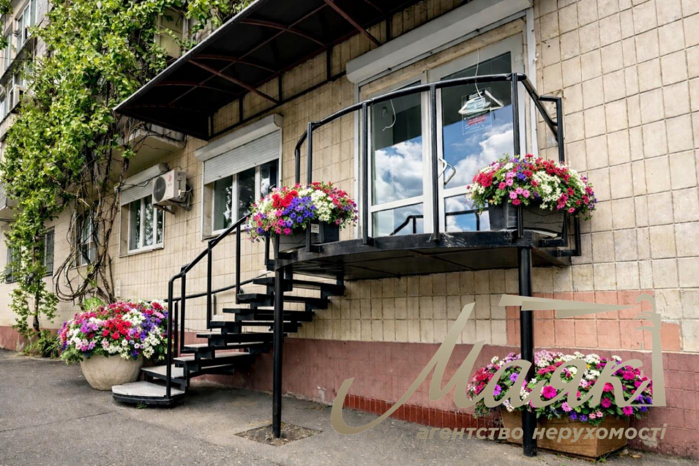 Оренда фасадного приміщення , м. Либідська, вул. Казимира Малевича