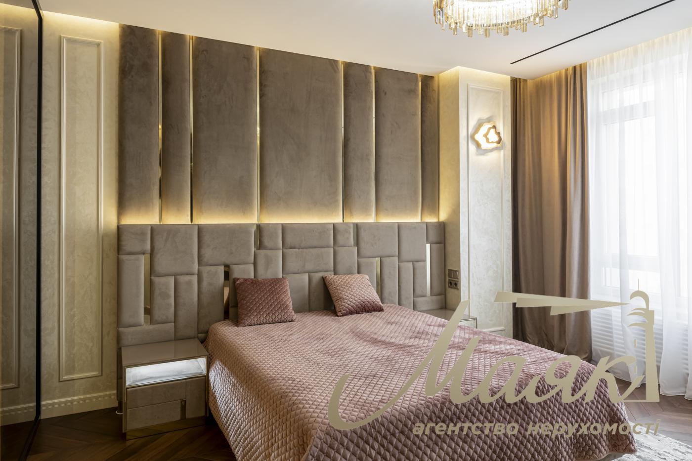 Продаж 3к квартири 122м2 в ЖК Бульвар Фонтанів, вул. Саперне Поле