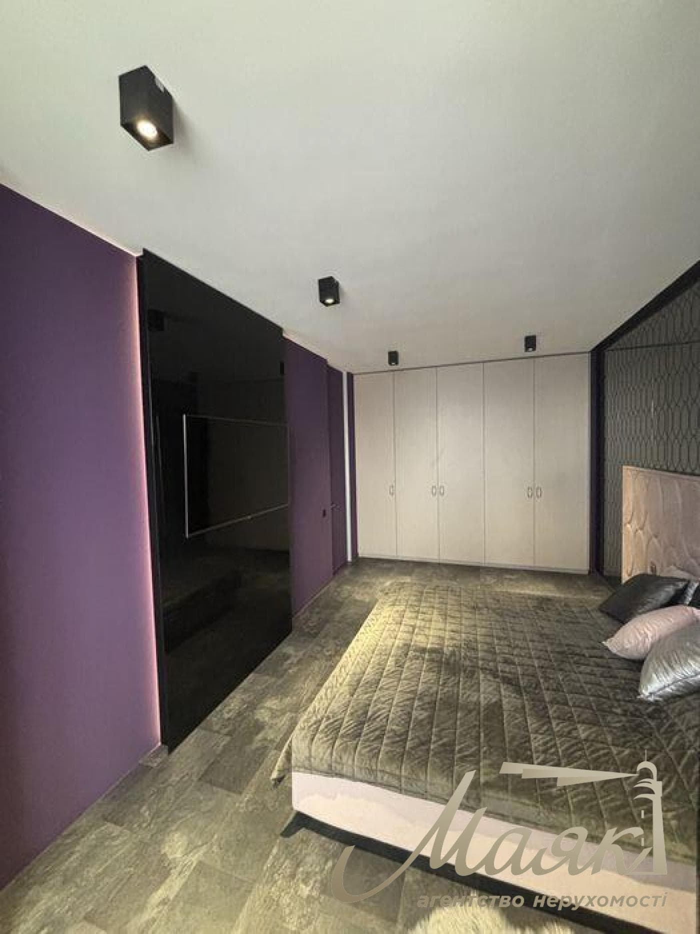Продаж 2-кімнатної квартири у ЖК Royal Tower, 65 кв. м, Центр, вул. Саксаганського, 37К