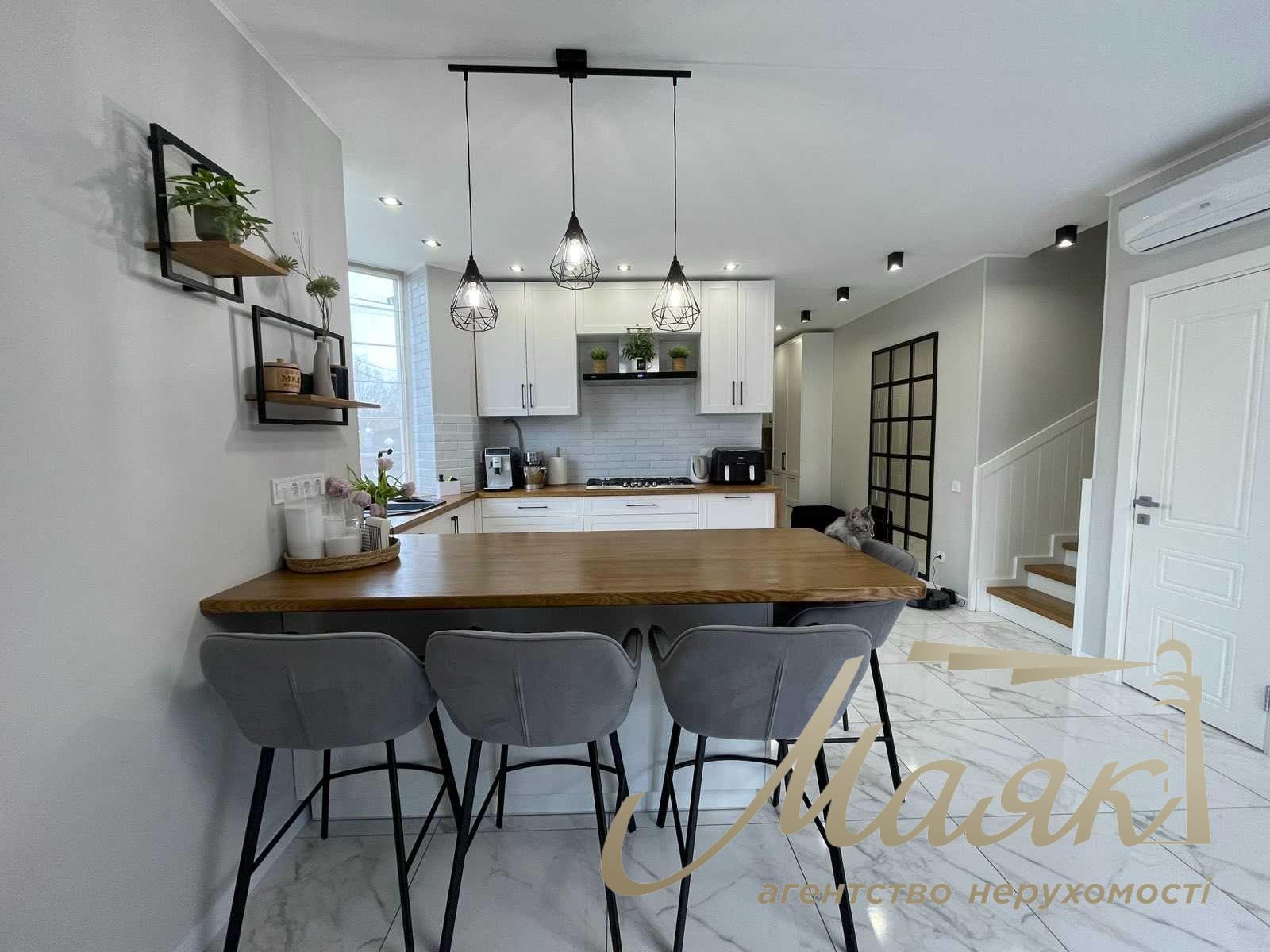 Продаж дуплексу з ремонтом 163 кв.м. село Гатне, Київська обл.