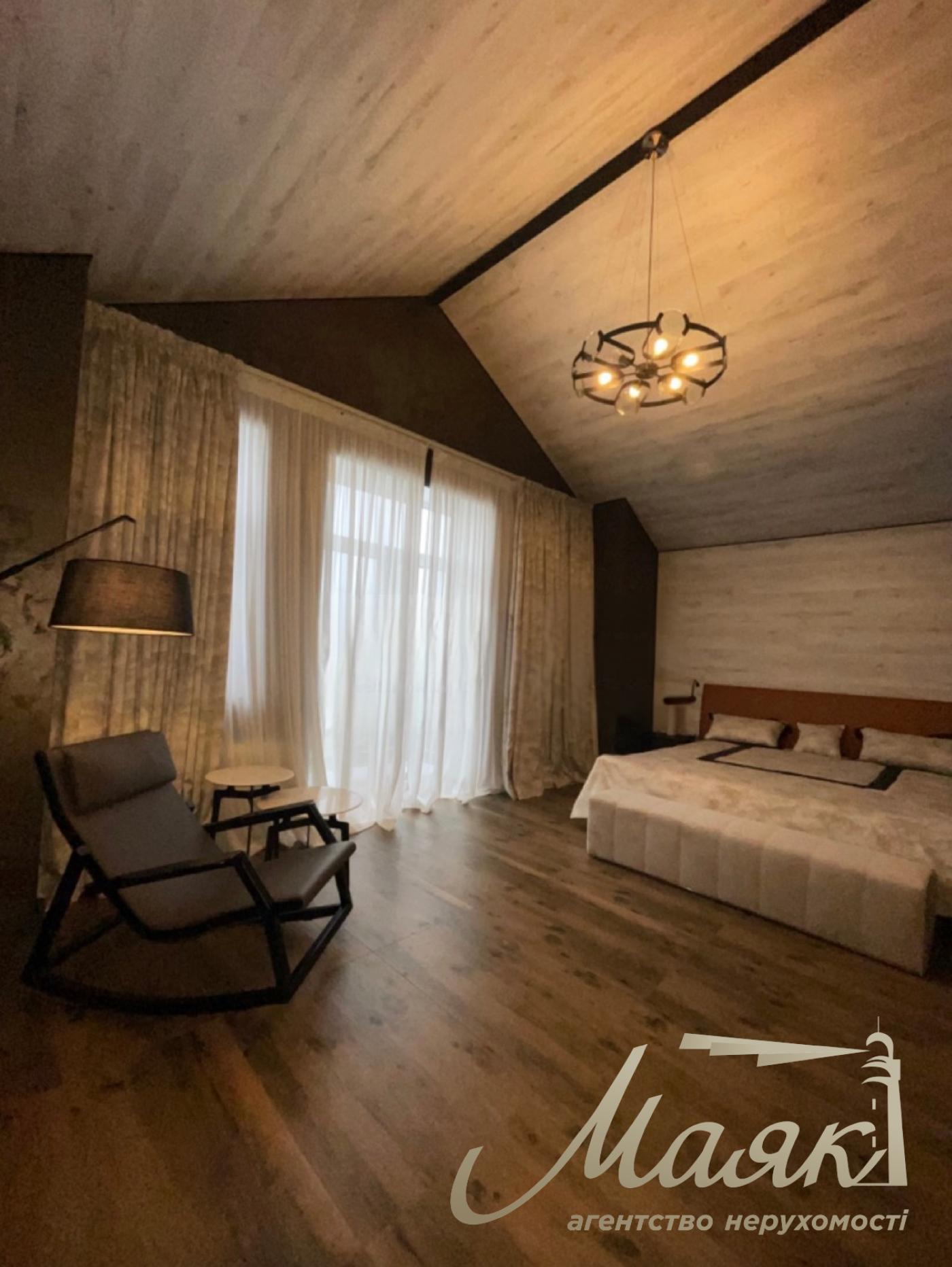 Продажа дома 400м2 в с.Плюты