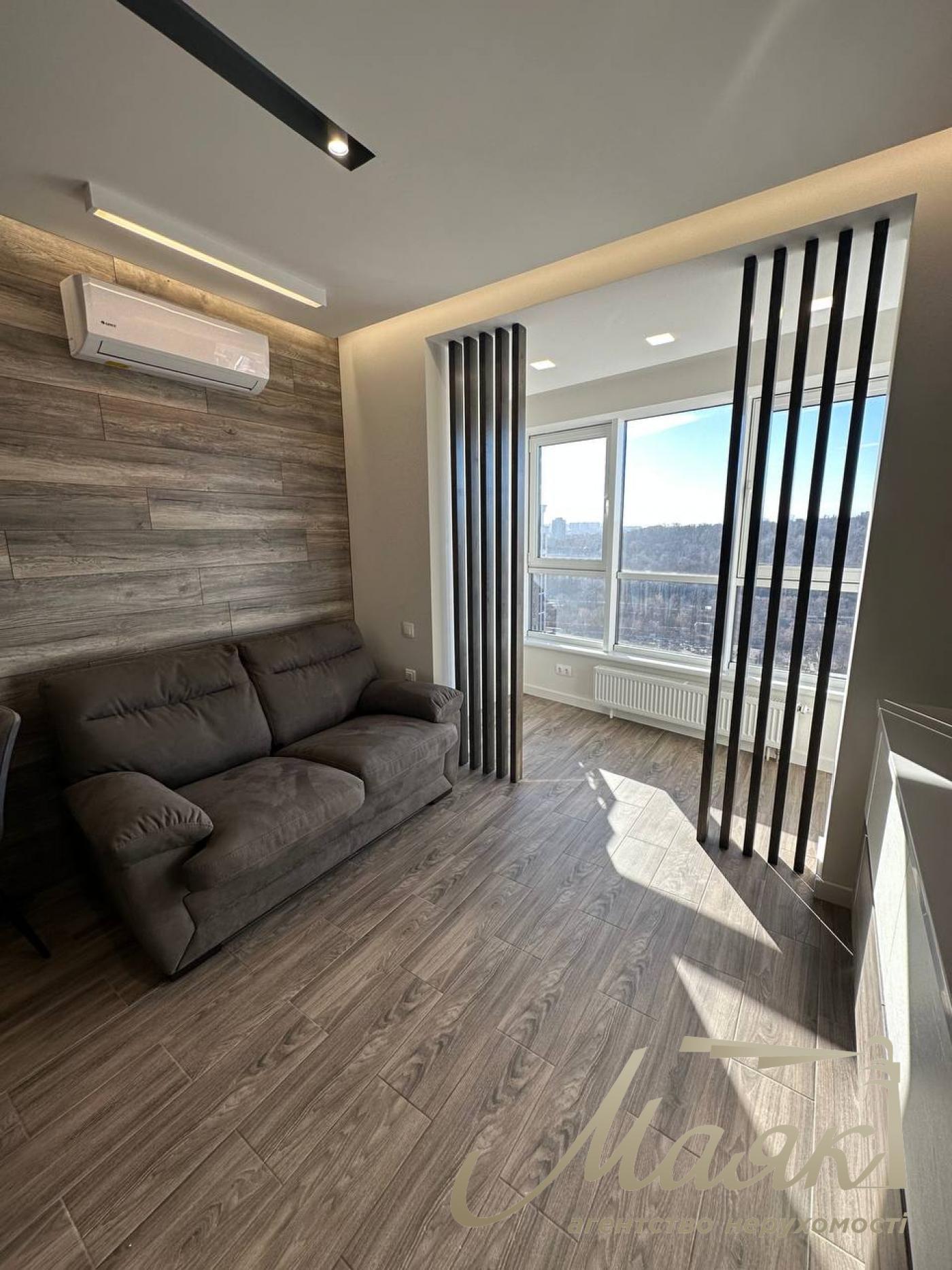 Rent 3-room apartment in Vladimirsky Residential Complex