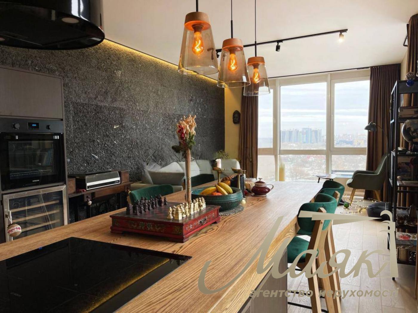 Продаж видової 4-х кімнатної квартири, 113 м2 в ЖК Славутич Зарічний