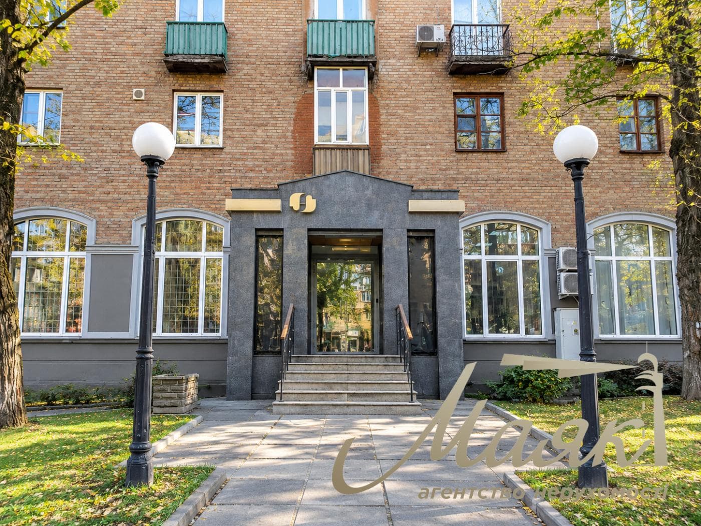 Продаж комерційного приміщення площею 269 м², вул. Васильківська, 7/7