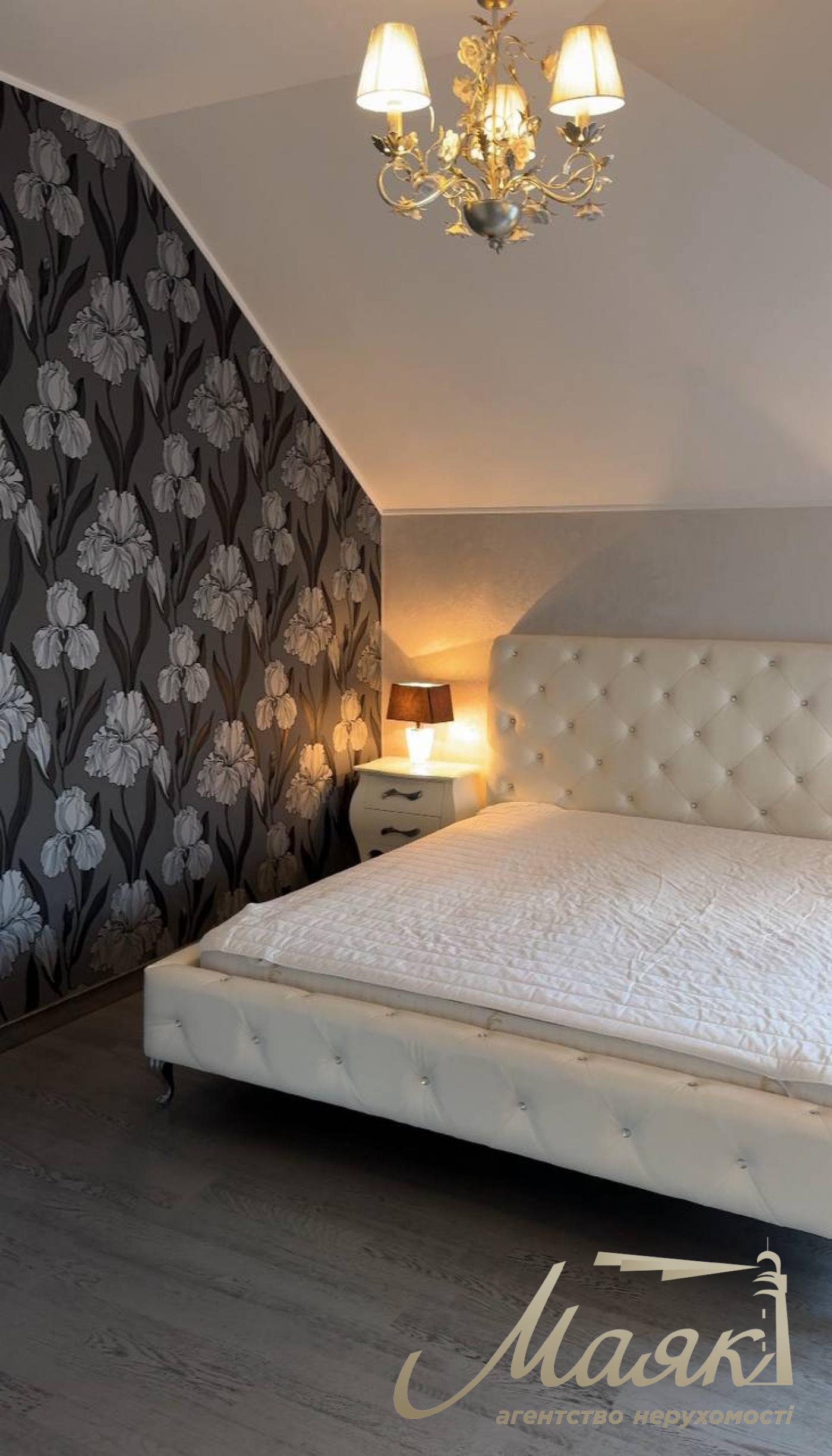 Оренда будинку 650м2 на 60 сотках землі на Хуторі Мриги, Голосіївський район.