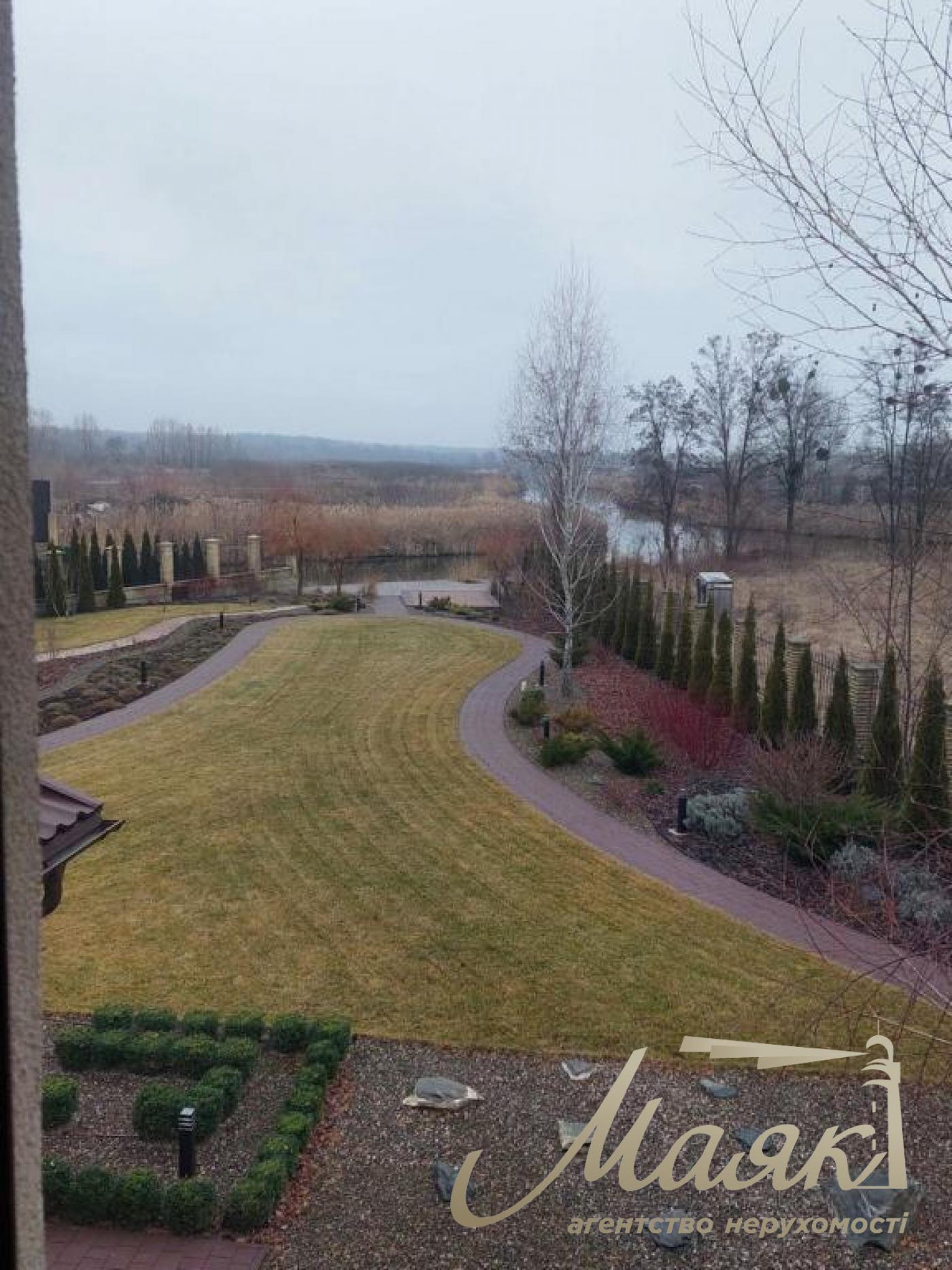 Аренда 450м2 в СМТ Козин/Плюты КГ "Свитанок"