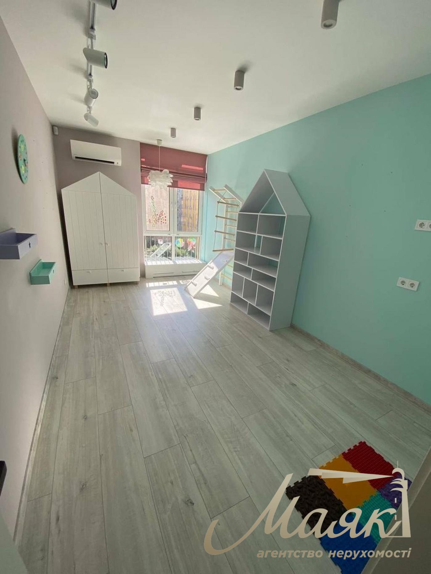 Продаж 4к квартири ЖК Комфорт Таун, вул. Регенераторна