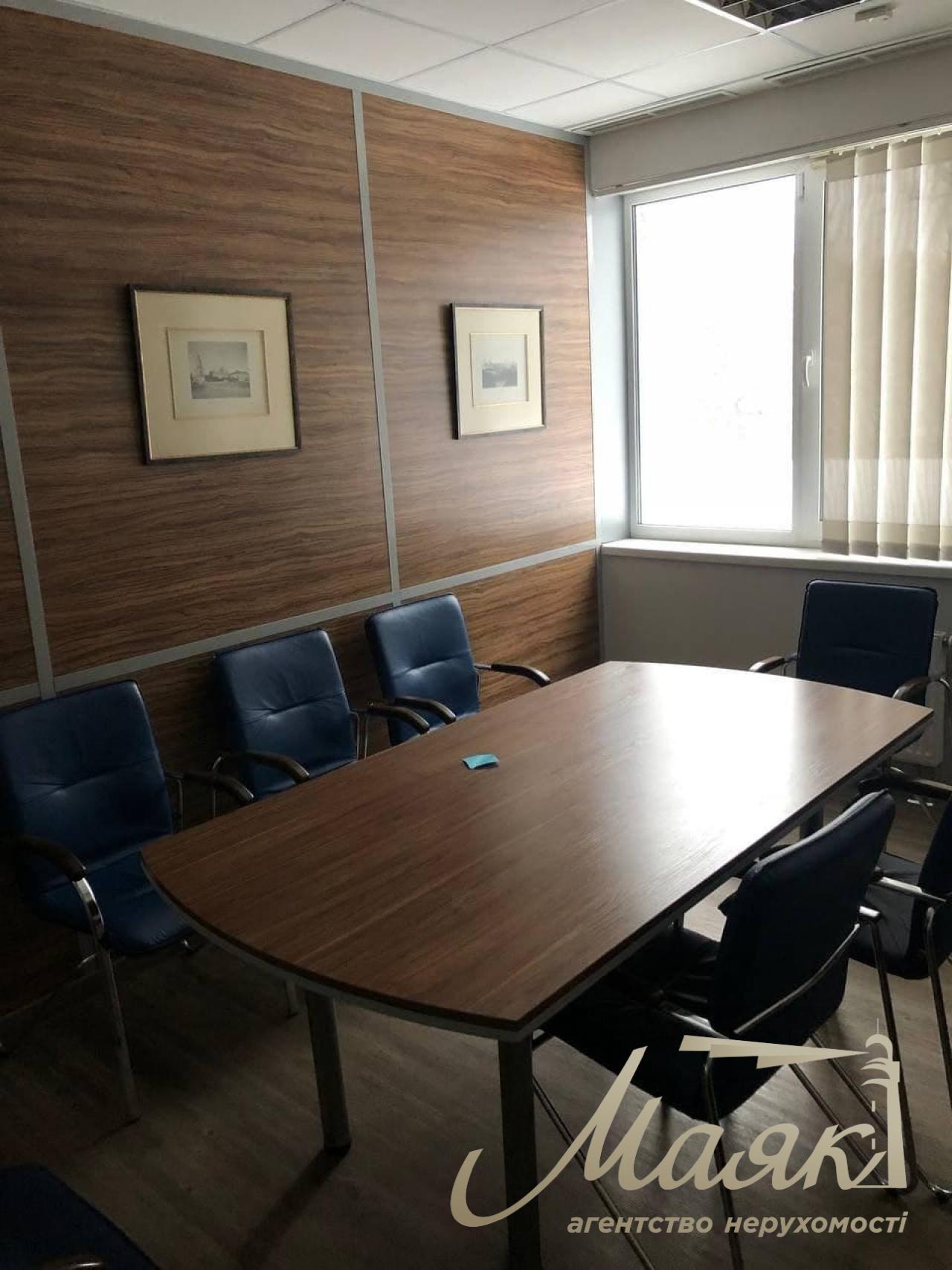 Business center Stolichny, retail and office area 350 m2
