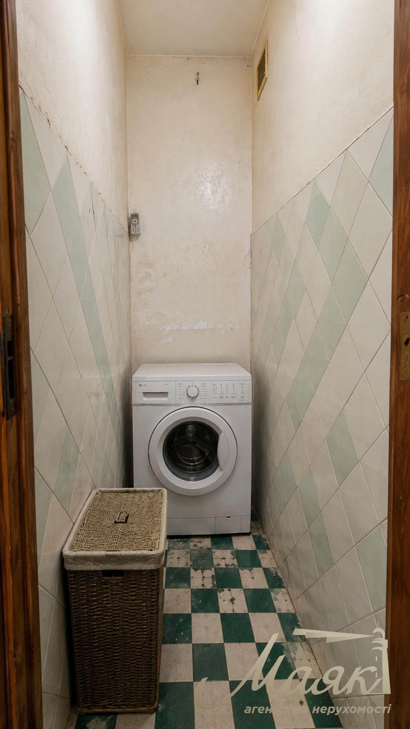 Продаж 2-кімнатної квартири площею 47,6 м² з ремонтом, вул. Левка Лук’яненка, 2Б, район Оболонь, Київ