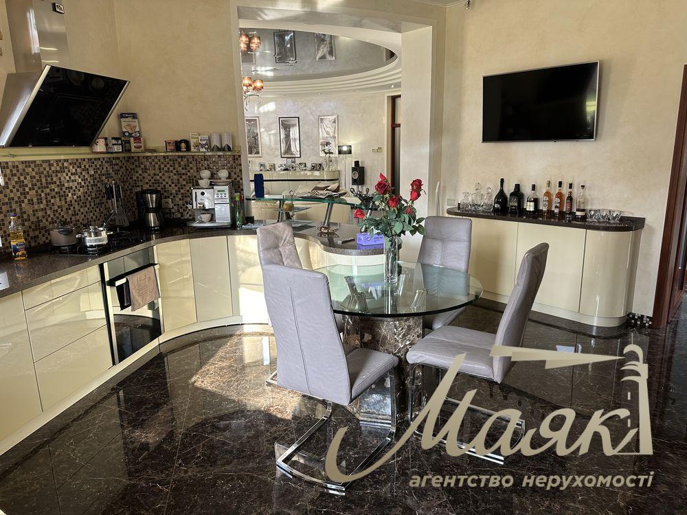 Оренда затишного будинку площею 560 кв.м у с.Козин (Конча-Заспа).