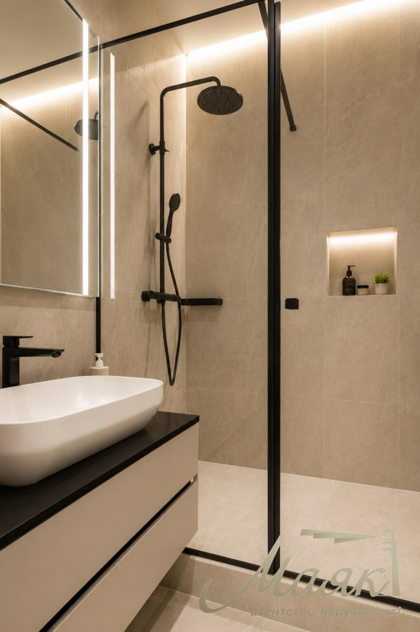 Продаж 2-кімнатної квартири з ремонтом площею 55 м² у ЖК «Новопечерські Липки», Печерськ, вулиця Драгомирова/Верхогляда, 19Б