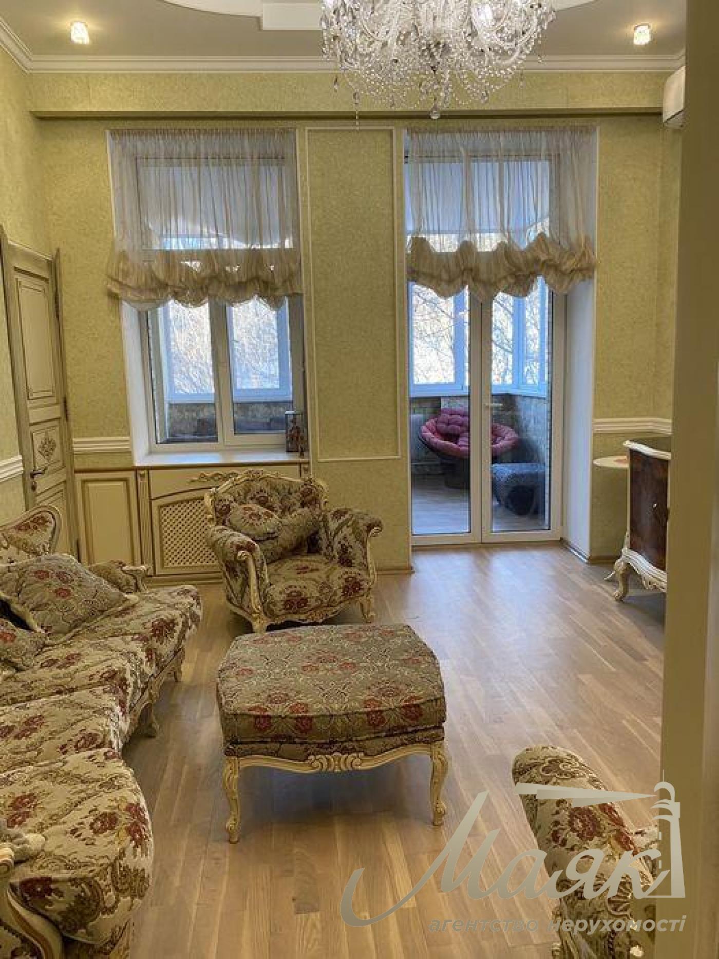 Аренда 4-комнатной квартиры в Центре, стм. Университет, Киев