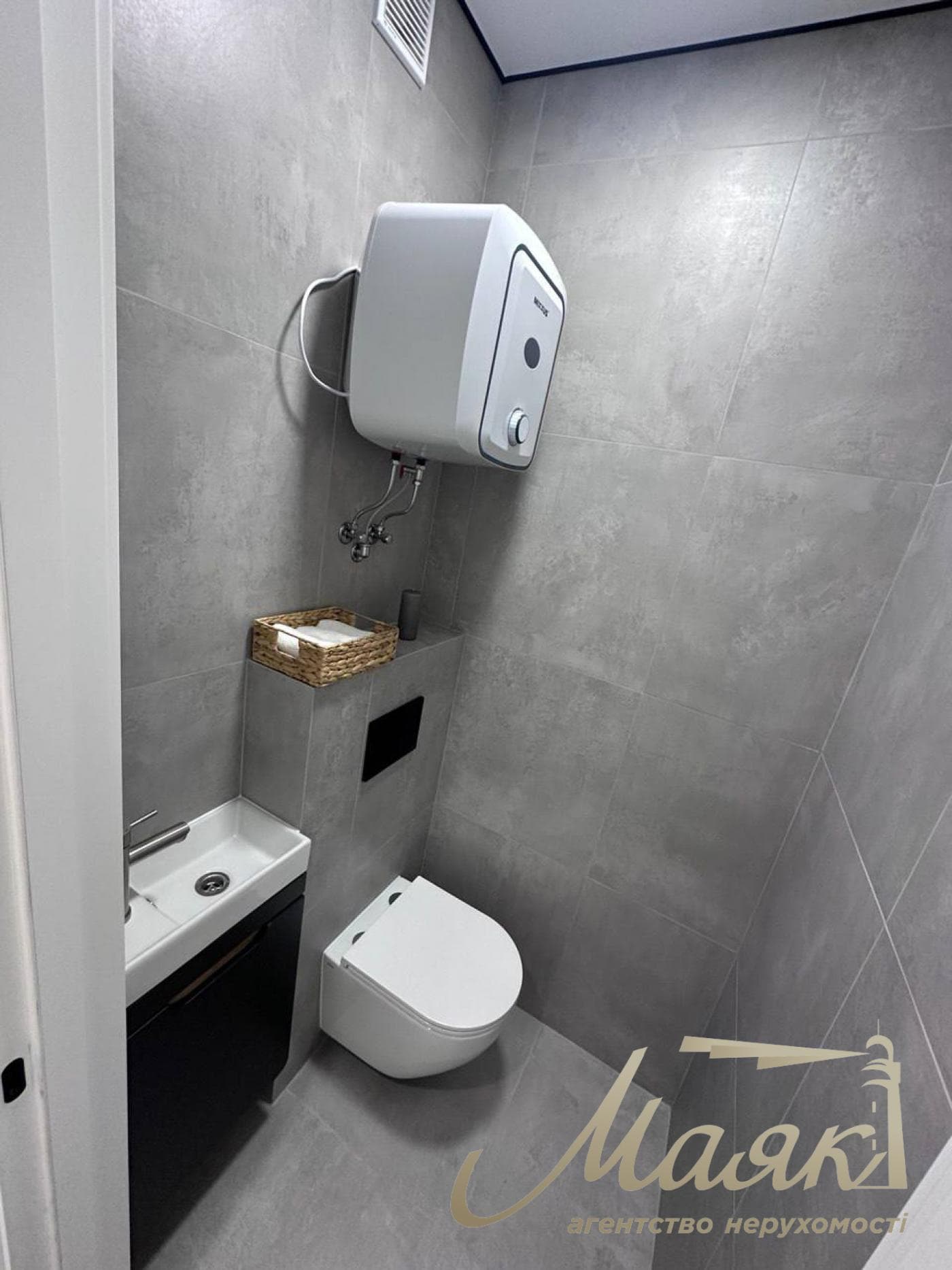 For sale 3-bedroom apartment in LCD New England