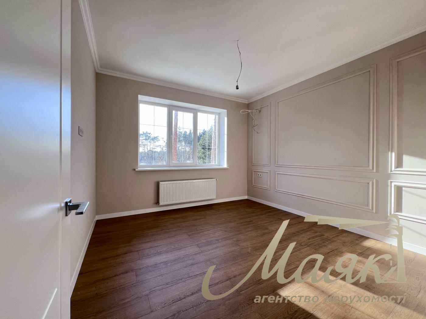 Продаж будинку в закритому КМ AlpenPark серед лісу