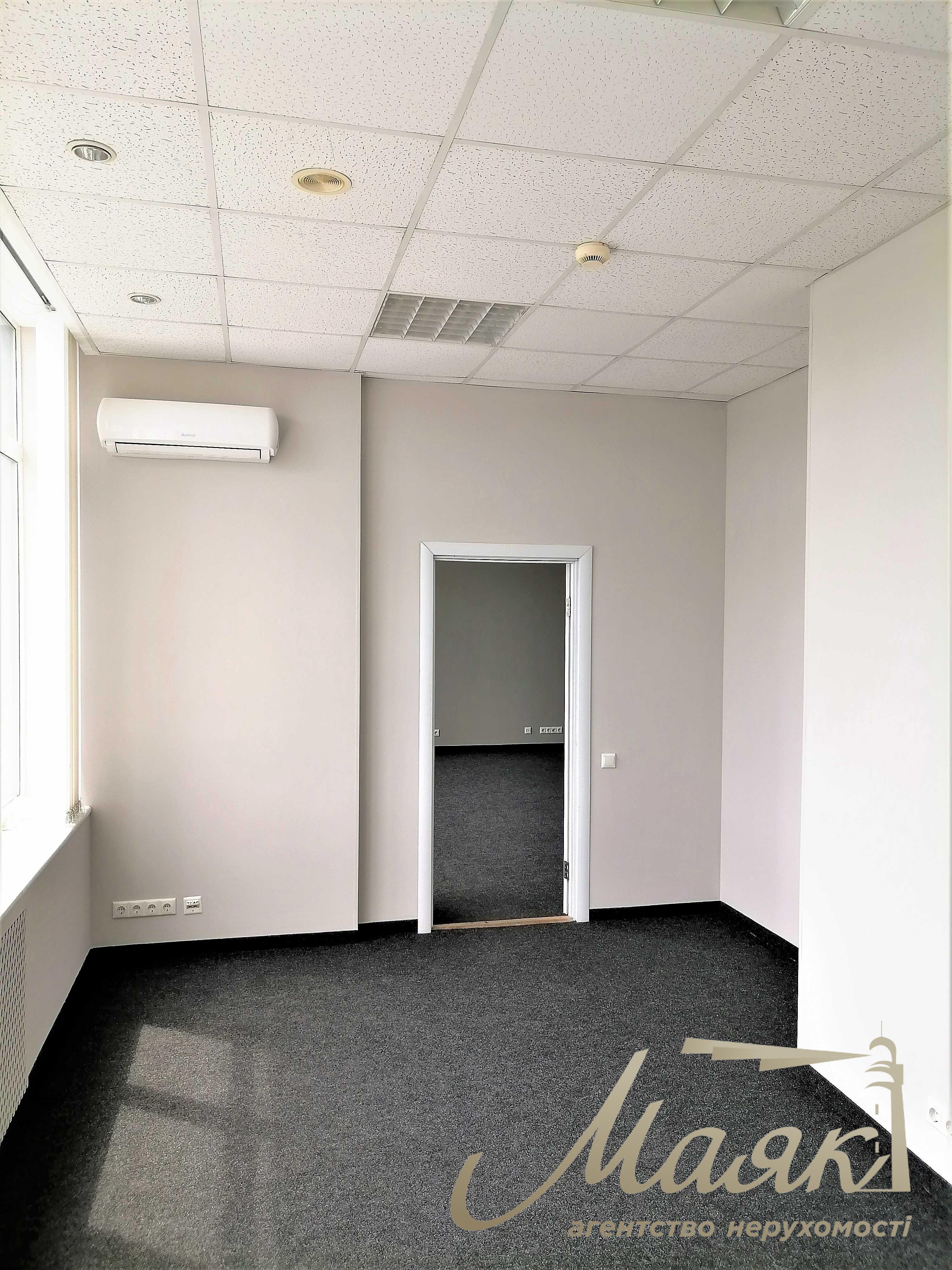 Аренда офисного помещения 636 м2 в БЦ, метро Голосеевская