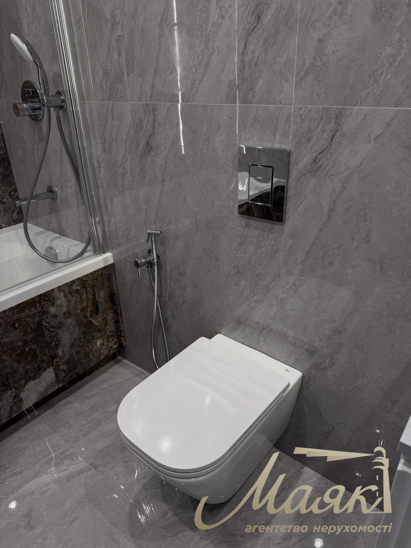 Продаж квартири 120m2 в ЖК Французький квартал 2, вул. Джона Маккейна 3а, Центр, Київ