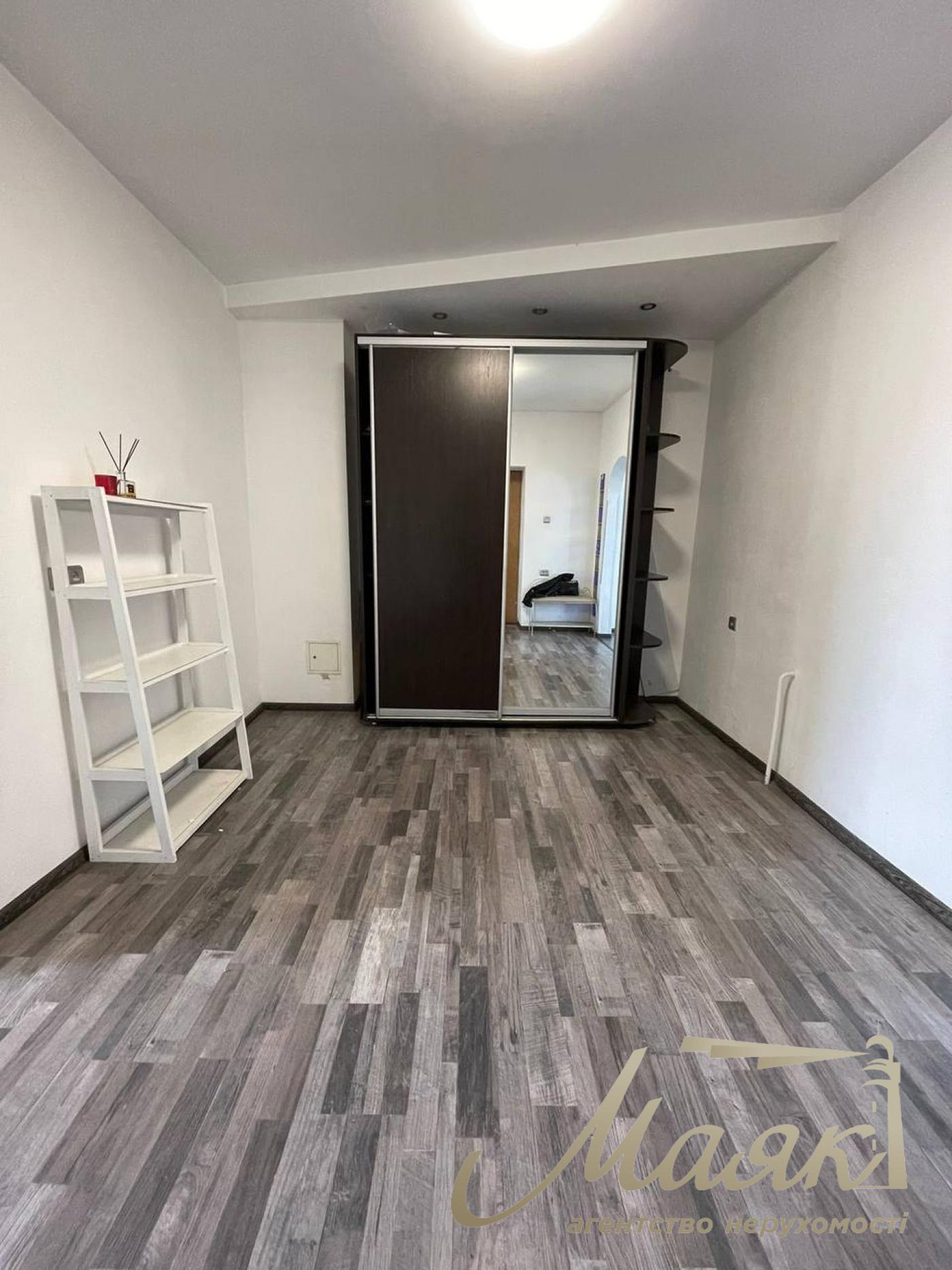 Оренда дворівневої квартири на Подолі.