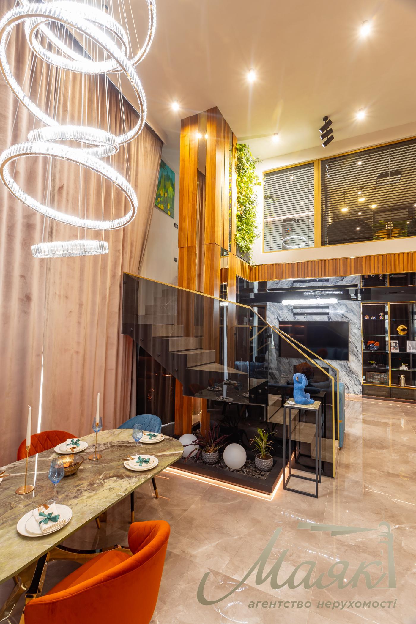 Продаж пентхауса 195 м² з терасою та дизайнерським ремонтом у ЖК Park Avenue VIP, Київ