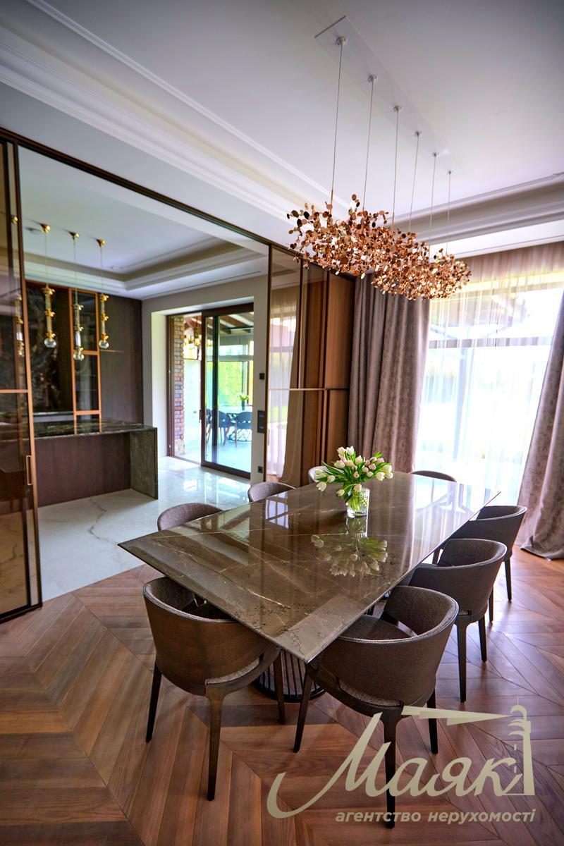 Оренда будинку 340 кв.м зі своїм берегом с. Романків