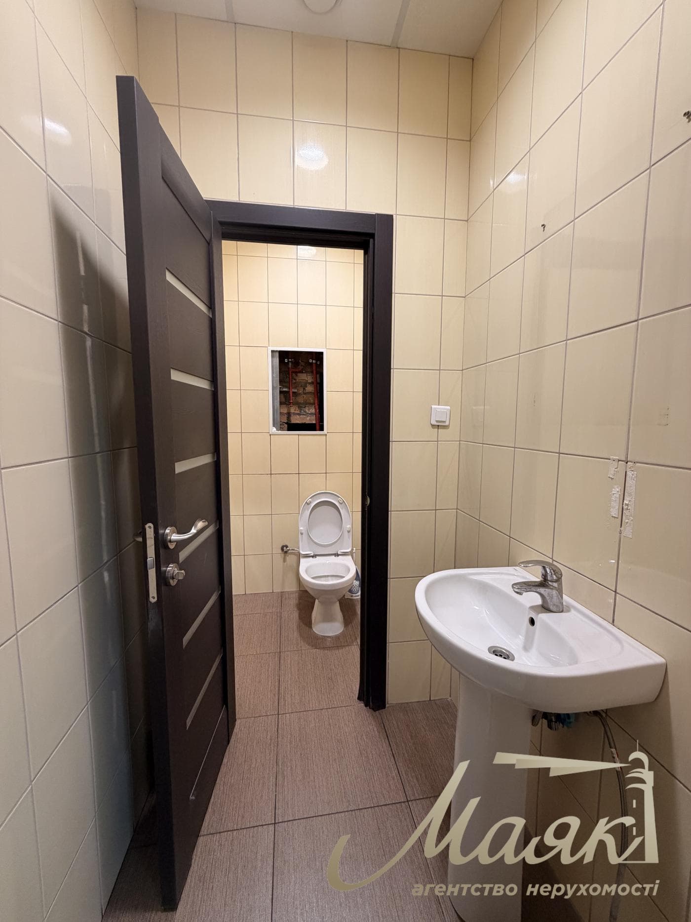 Продаж комерційного приміщення 235м2 у ЖК Новопечерські Липки, Андрія Верхогляда вул. (Михайла Драгомирова), 16