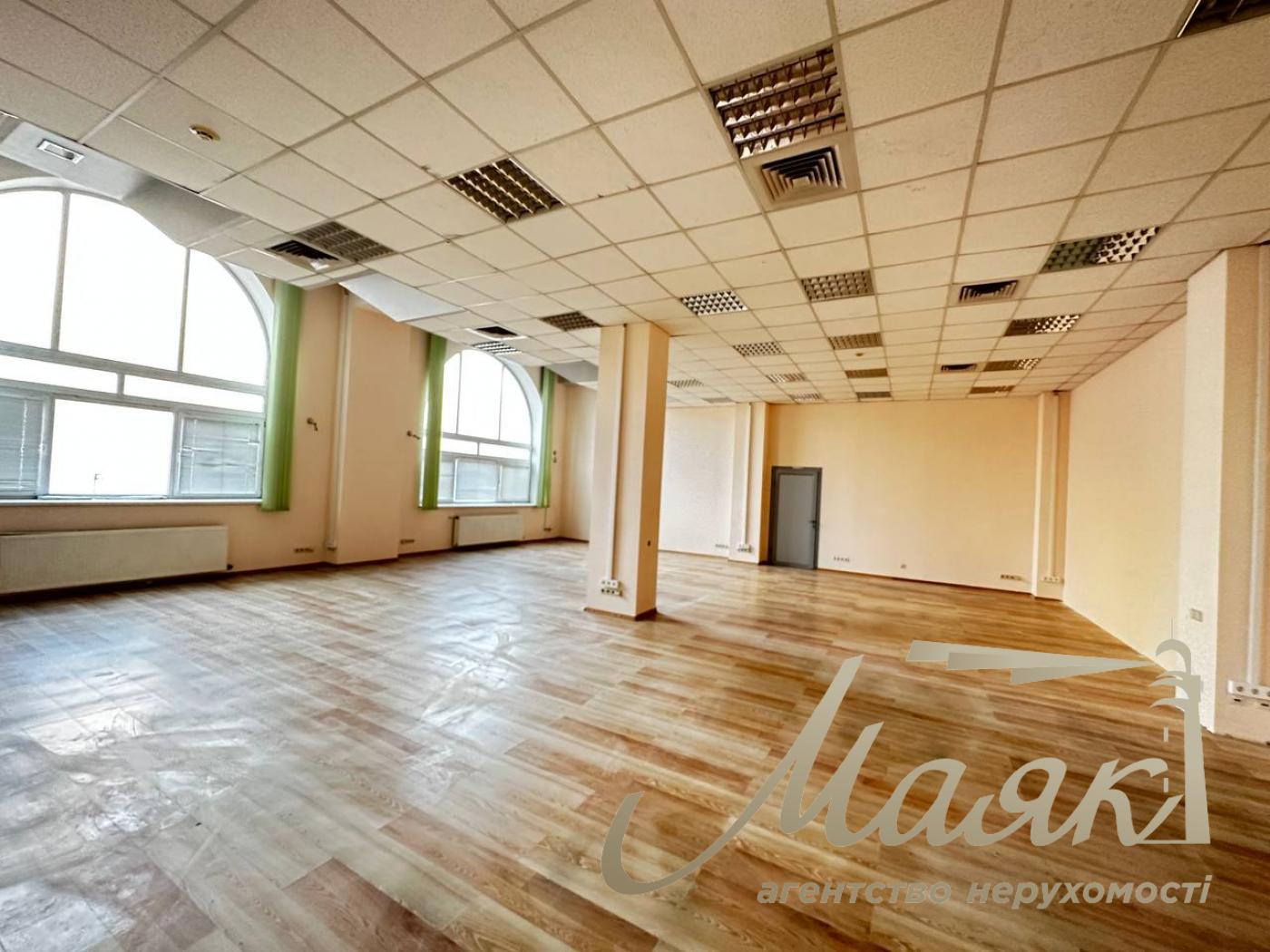 Office for rent 2400m2, Khorevaya 55, Podil, Kyiv