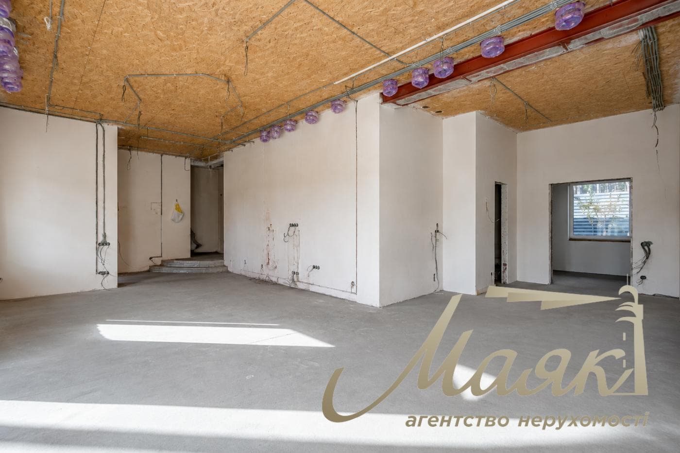 Продаж ексклюзивного будинку в котеджному містечку «Підкова», Гнедін, 47 соток, газ, цоколь