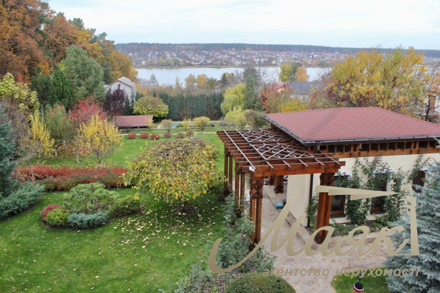 Продаж будинку 500 кв.м у Лісовому