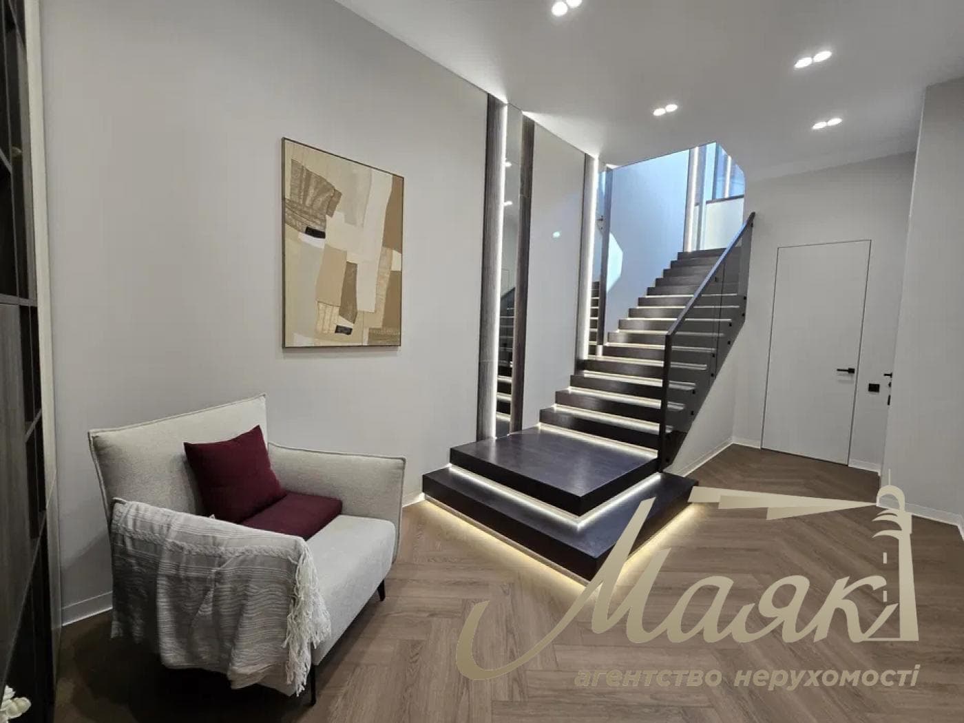 Продаж 3-поверхового будинку площею 350 м², Ходосівка, КГ «Нова Ходосівка»