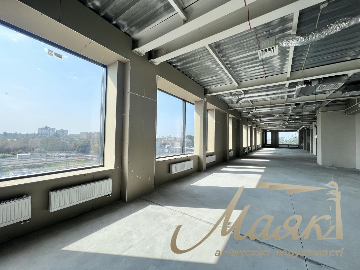Аренда офисного помещения 1000м2, БЦ Нивки Сити