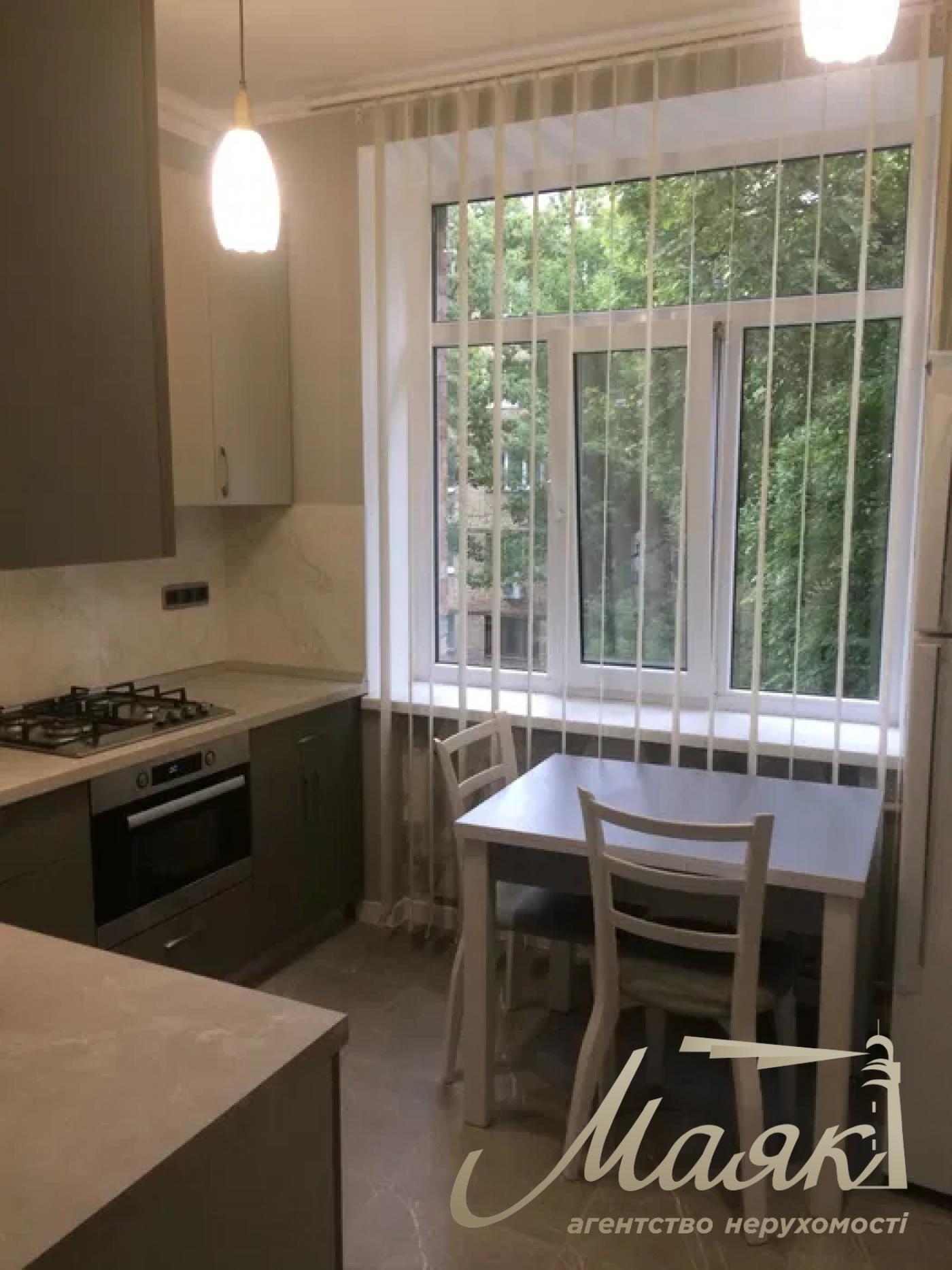 Продаж 2-х кімнатної квартири за адресою пров. Гордієнка 10