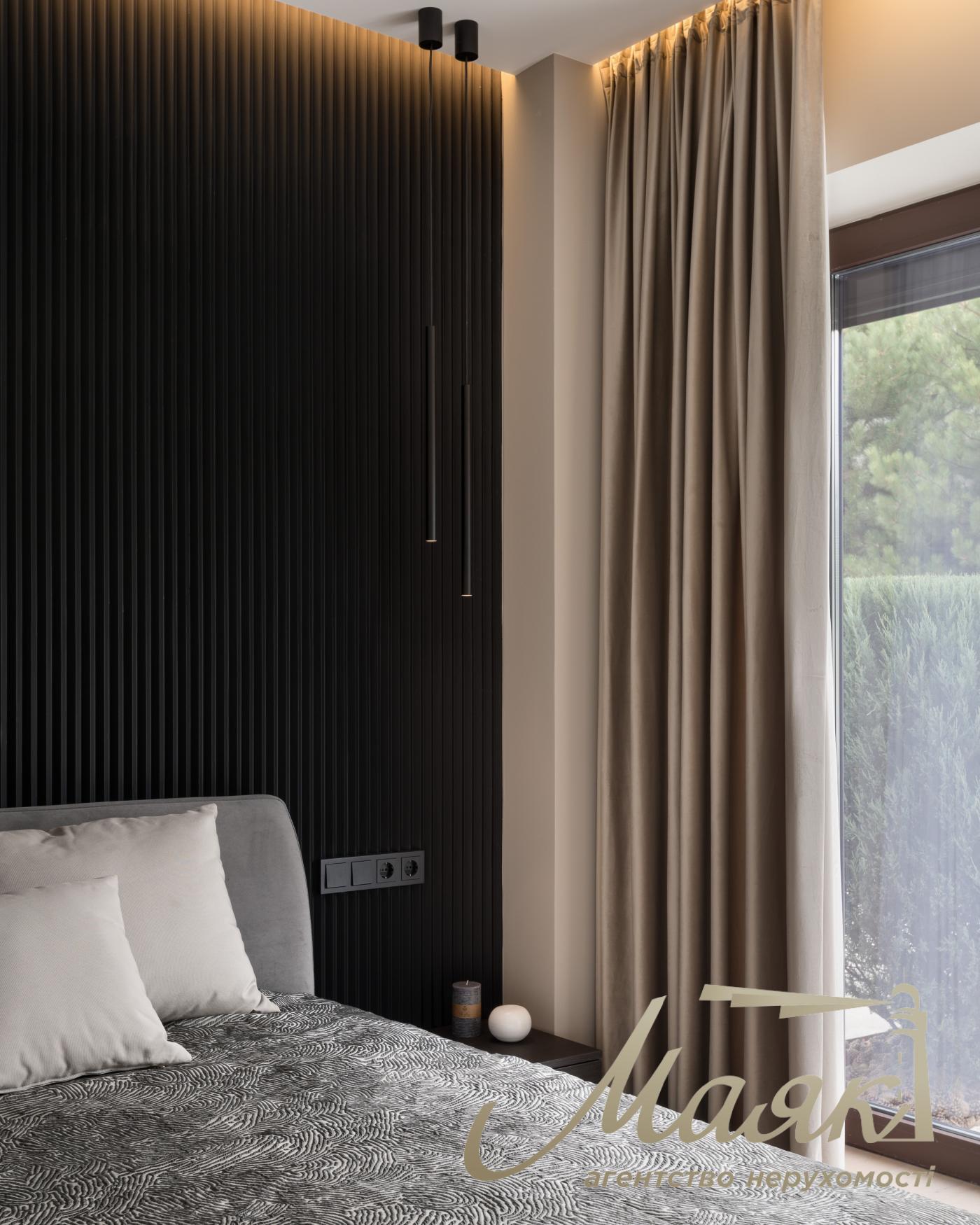 Sale of 2-storey townhouse 296m2, (3.5 hundredths) Kozin