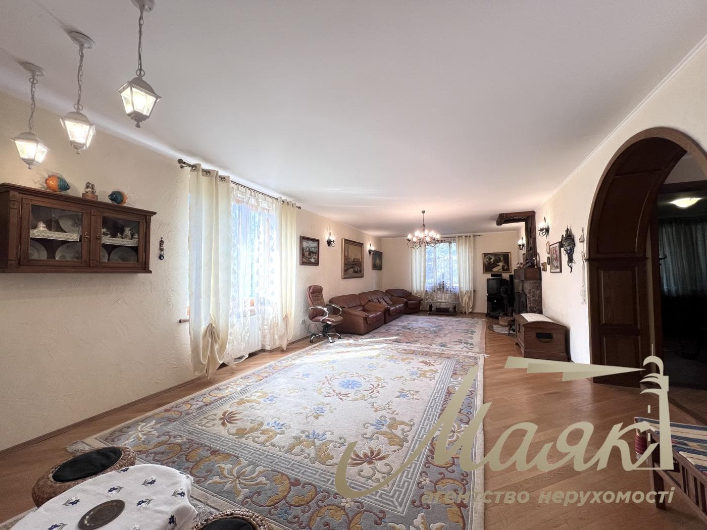 Продаж 3-х поверхового будинку 380м2, Крушинка