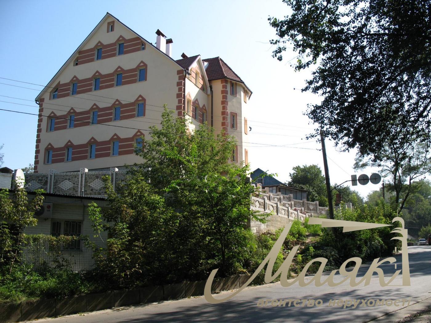 Продажа дома 1000м2 по ул.Ольжича 44, Шевченковский район.