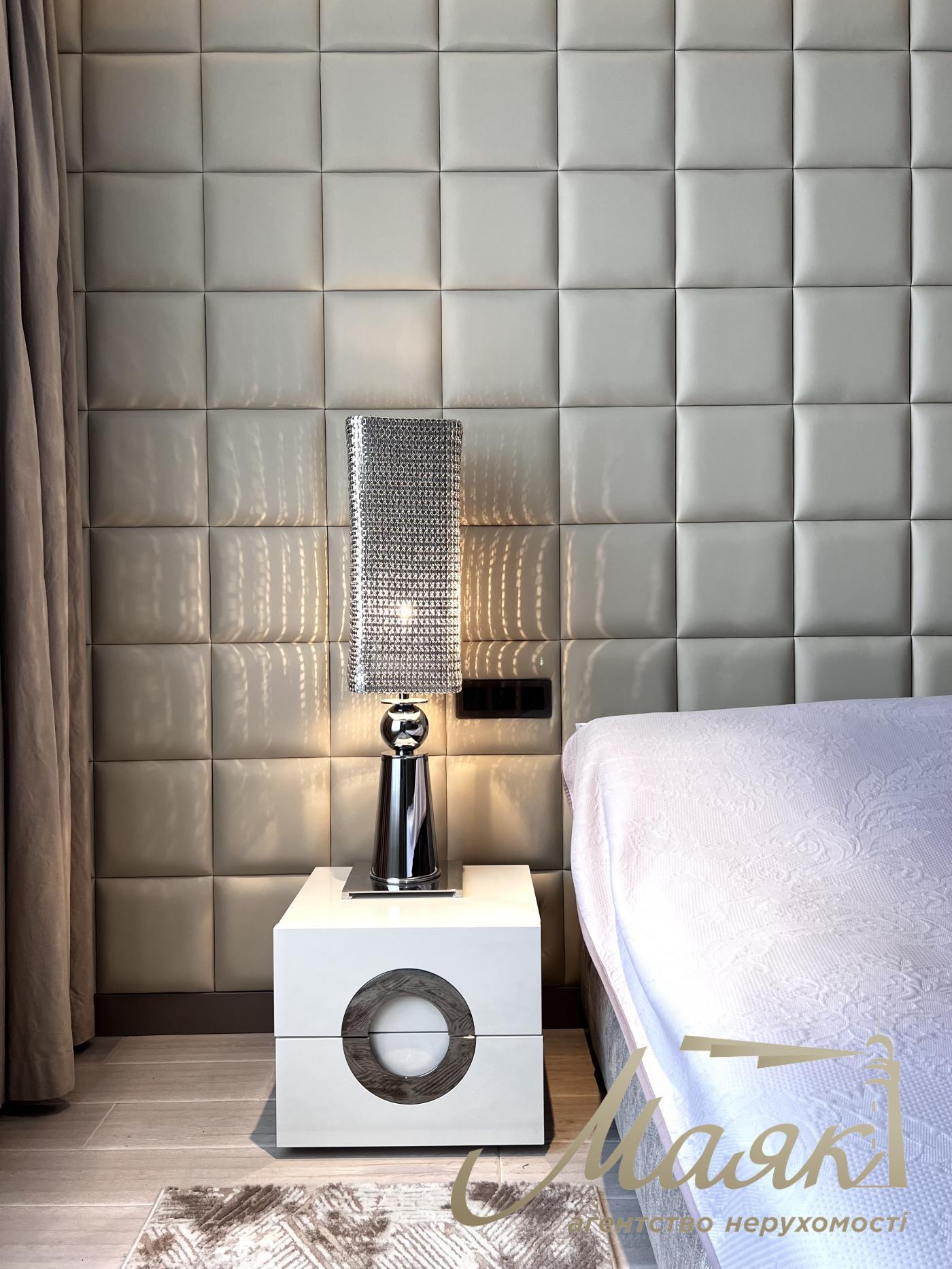 For sale 4-bedroom apartment, LCD Novopecherskie Lipki, 116.4m², Pechersk, Kyiv