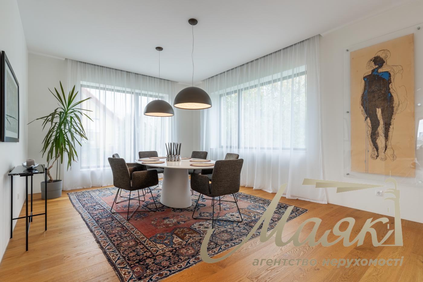 Продаж будинку на Батиєвій горі з розкішним краєвидом, Київ, Центр.