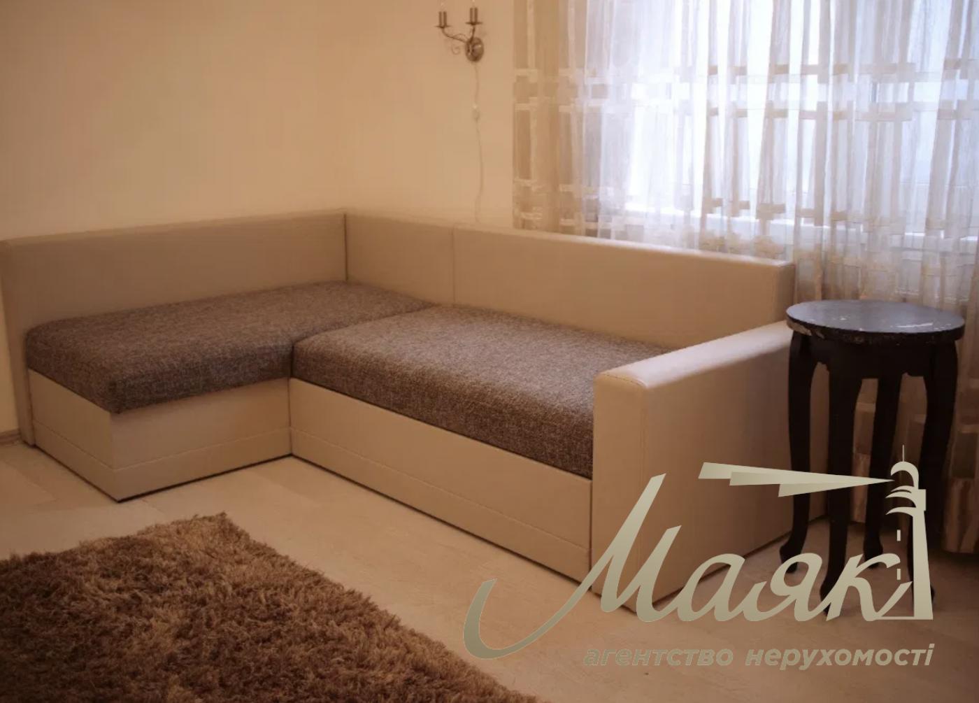 Продаж 2-х поверхового будинку 250 м², Хотів