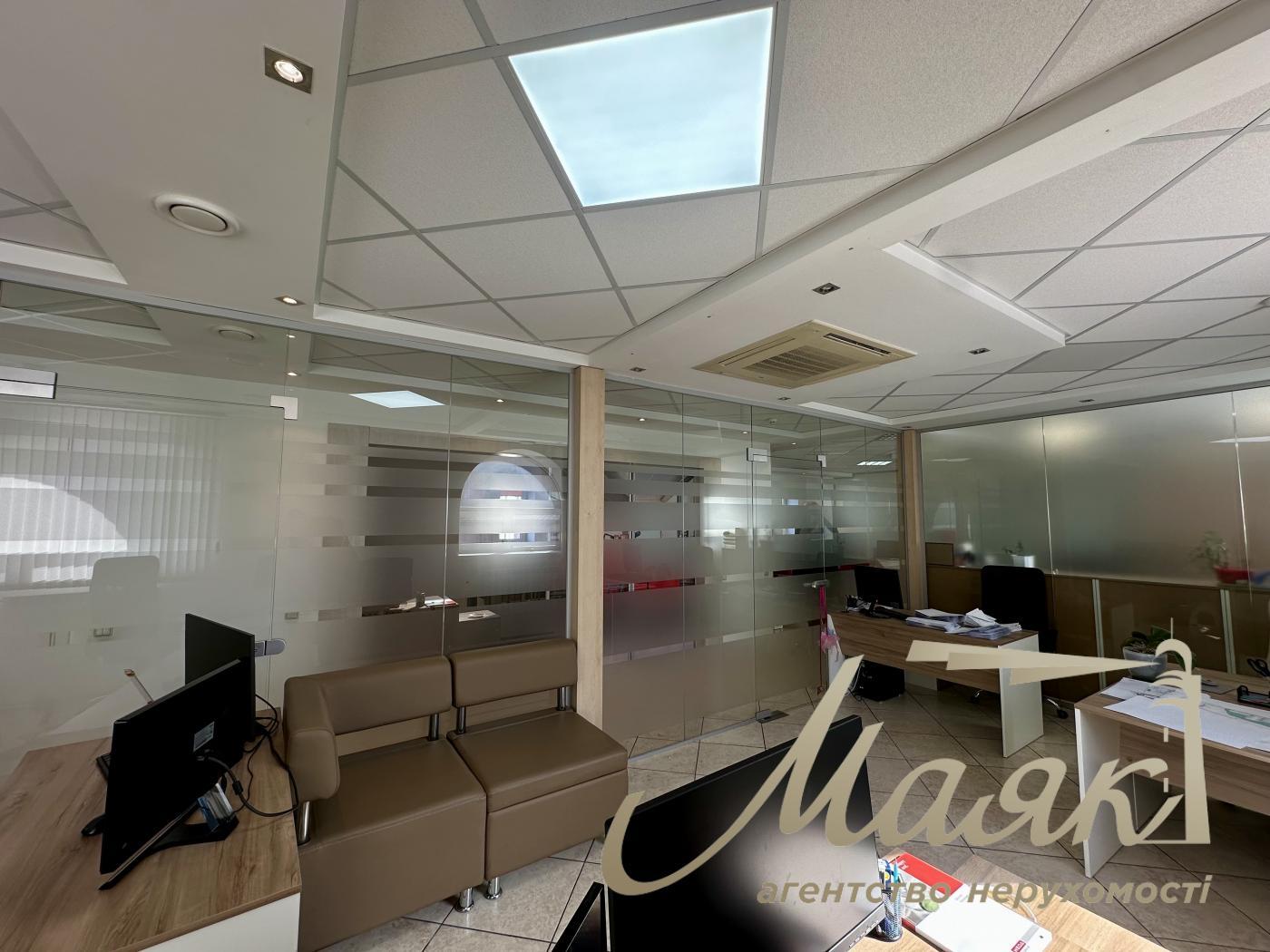 Rent a front building (656m2) on 7.5 hectares, Sadovaya street, with. Sofievskaya Borschagovka