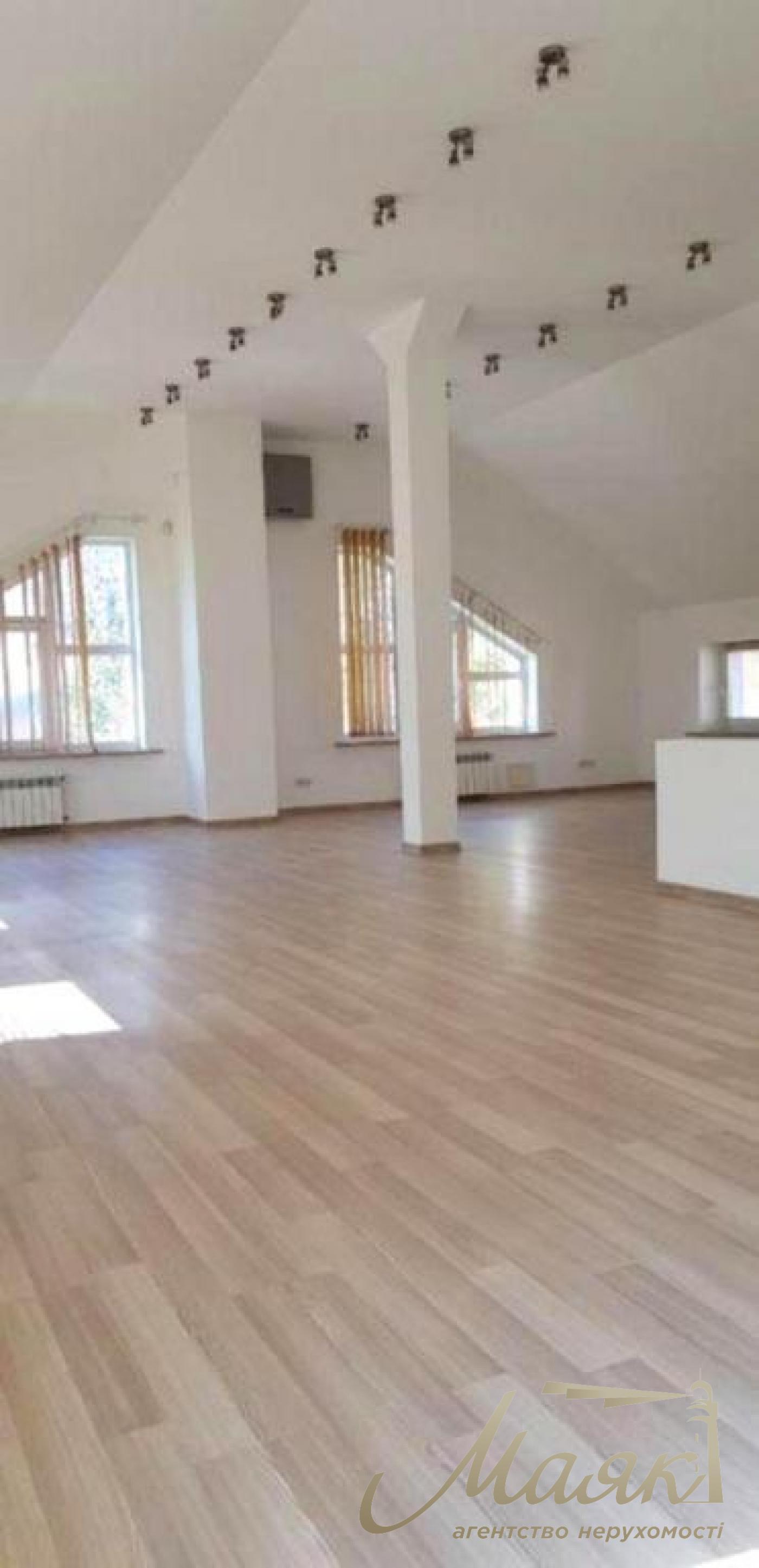 Оренда комерційної будівлі 600 м.кв. Печерський р-н