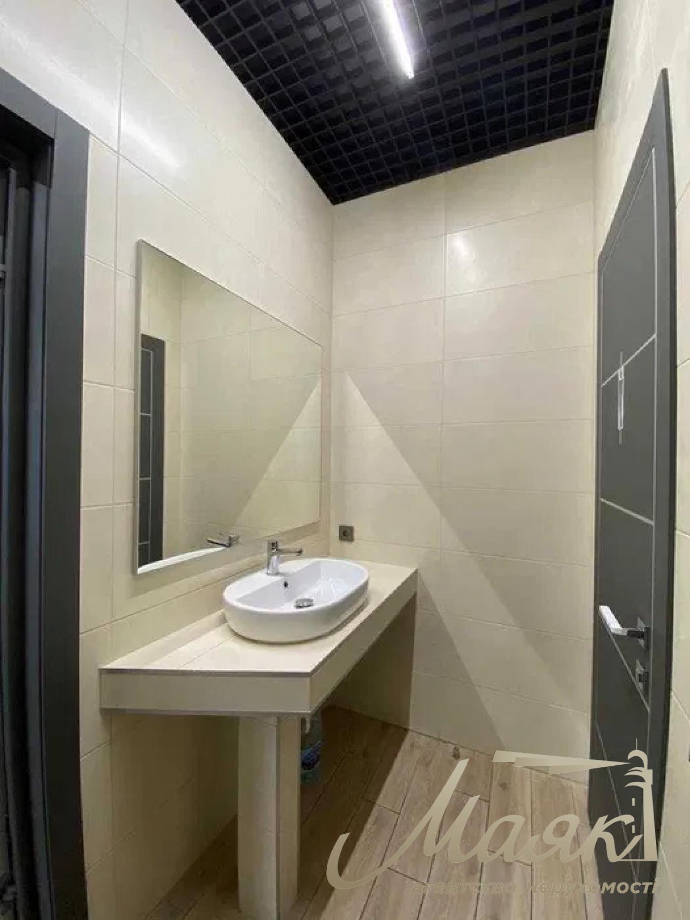 Оренда офісу 100м2, вул.Коновальця 36Е, Печерськ