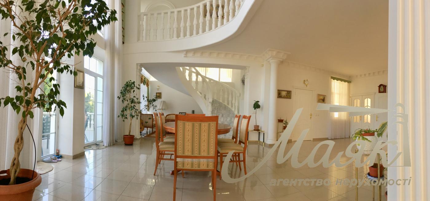Rent 3-storey house 492,7m2, Lesniki