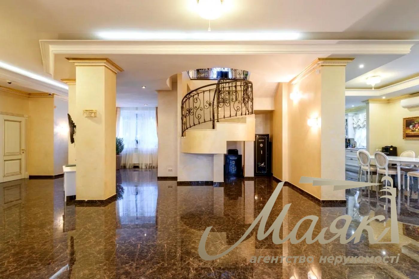 Оренда будинку в Конча-Заспі, КМ "Французьке містечко" 650 м² ділянка 30 соток вул. Лісова