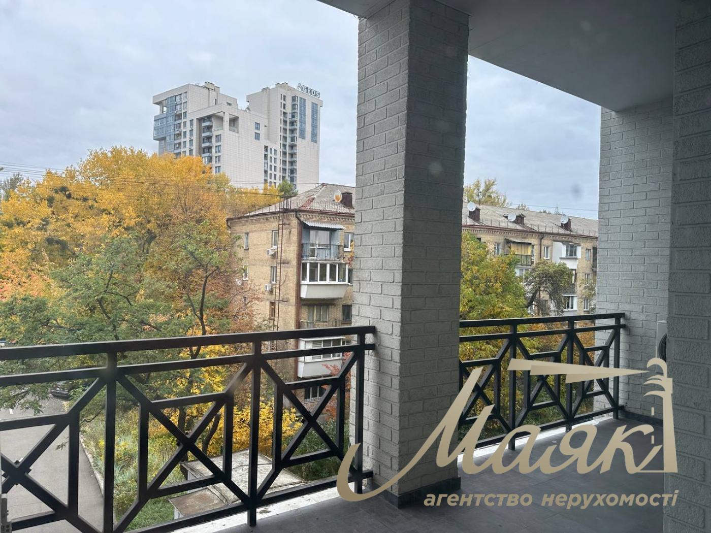 Аренда офиса 520м2 по ул.Михновского, Зверинецкая