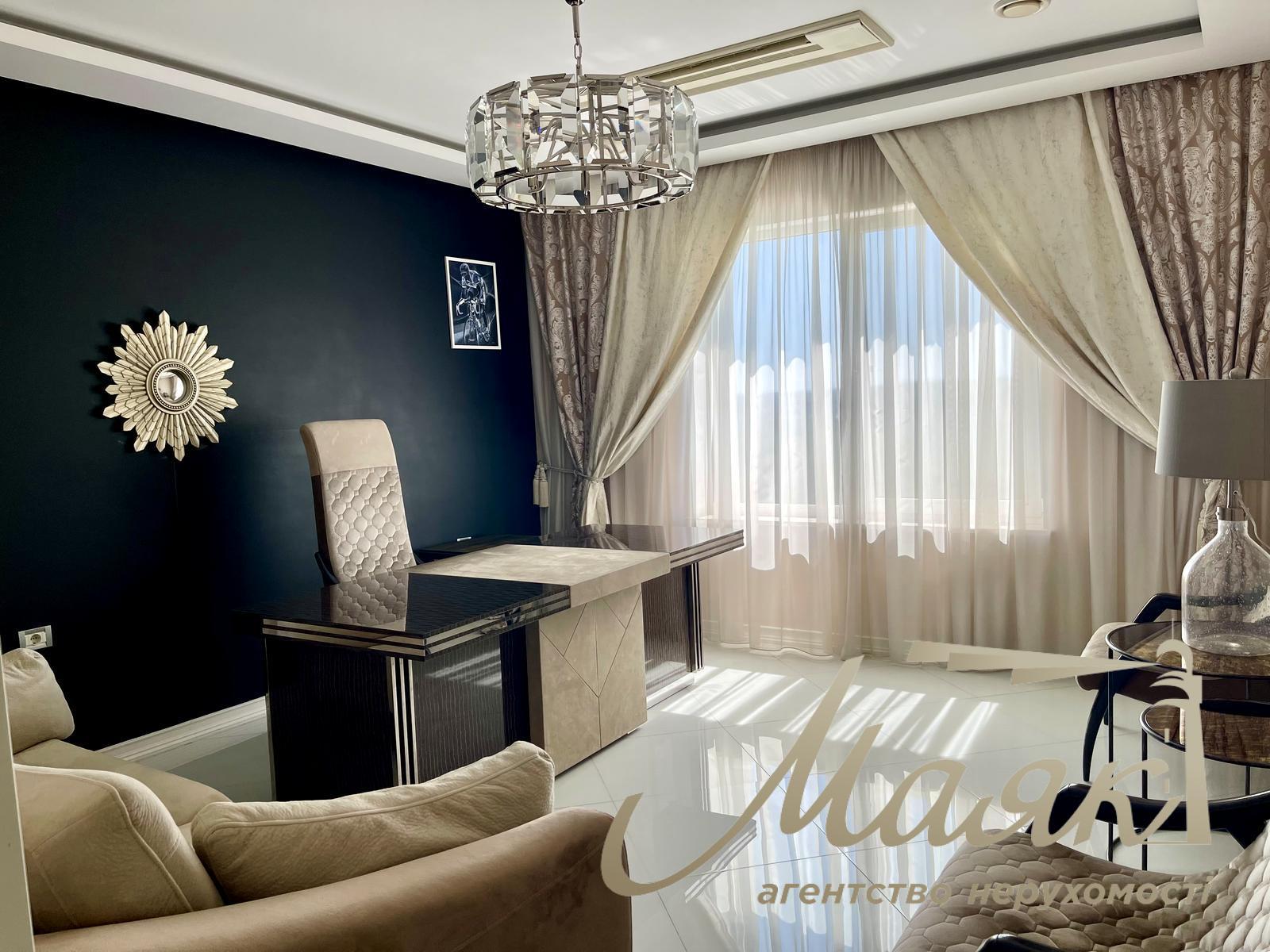 Оренда двоповерхового будинку 435 м² у с. Лісники, КМ "Зелений Гай".