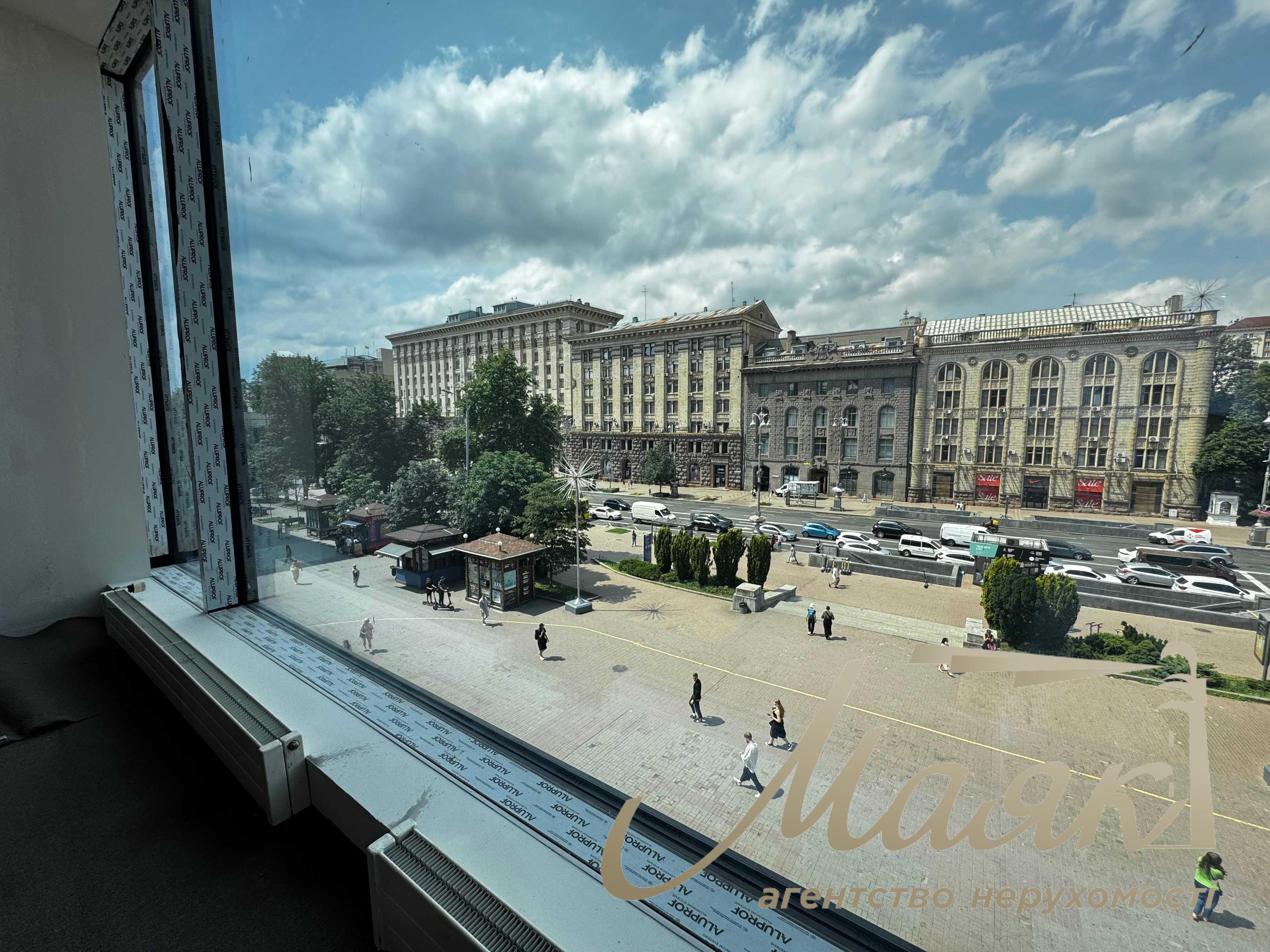 Аренда офиса 1220 м2 на Хрещатике, в самом центре Киева, Печерский р-н.
