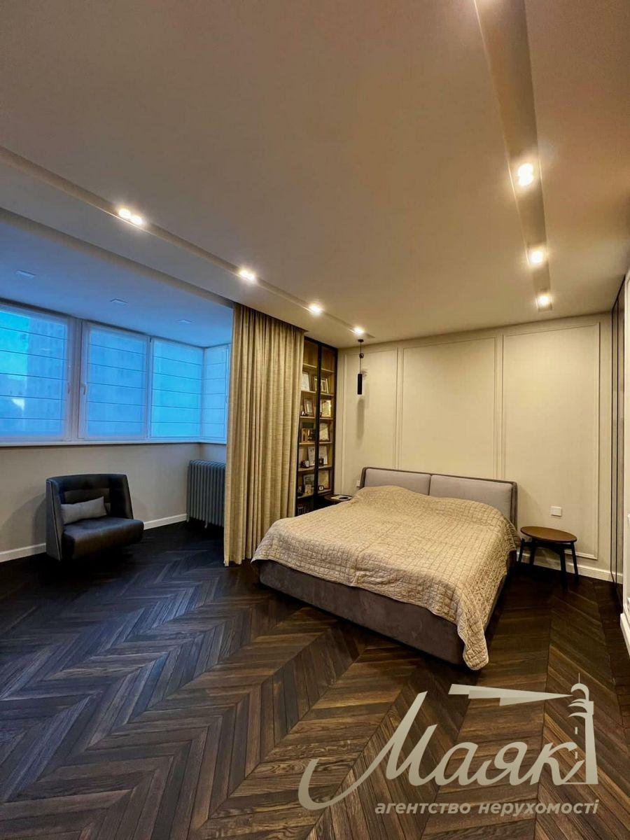 Продаж 3-кімнатної квартири 150м2 в ЖК "Новопечерські Липки", Драгомирова/Верхогляда 14, Печерський район, Центр, Київ