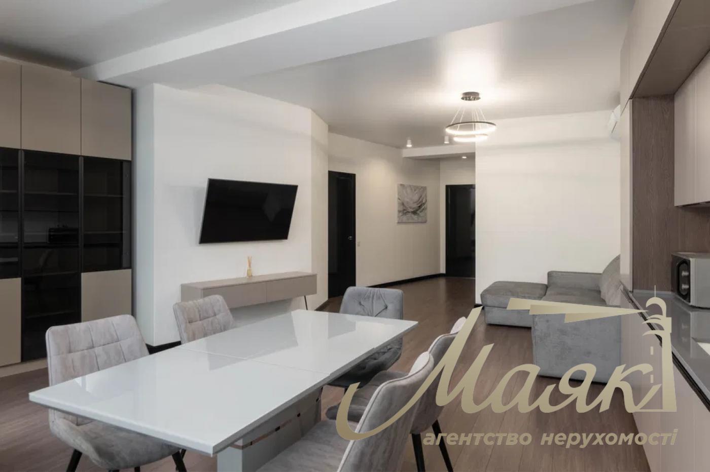 Rent 4-bedroom apartment in Residential Complex Busov Hill, Buslovskaya str. 12, Pechersk.