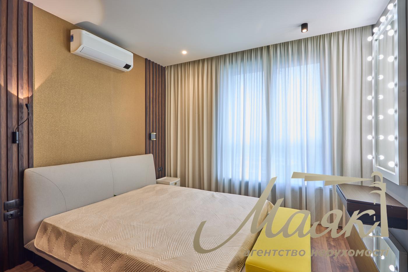 Rent 3 bedroom apartment in LCD Jack House, Lesya Ukrainka boulevard, 7v, Pecherskiy district, Kiev