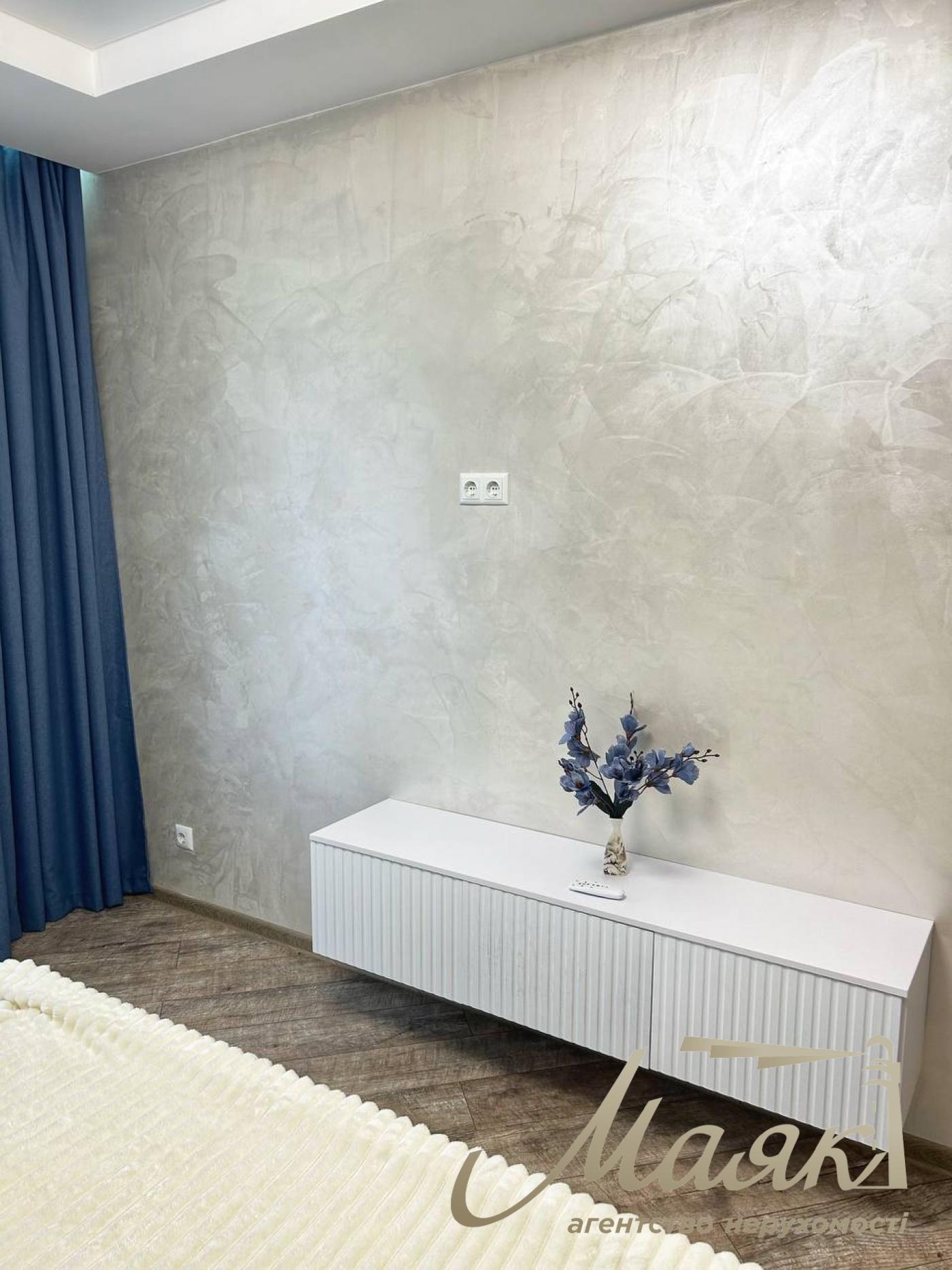 For Sale / Apartment / Maksymovych Mykhaila, Goloseevo, Kyiv