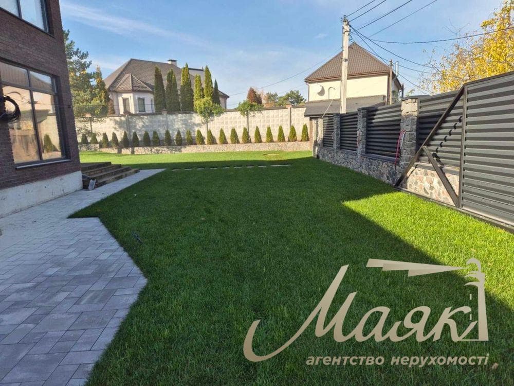 Продаж будинку преміум-класу 286м2 с. Плюти, Обухівський напрямок, Київс